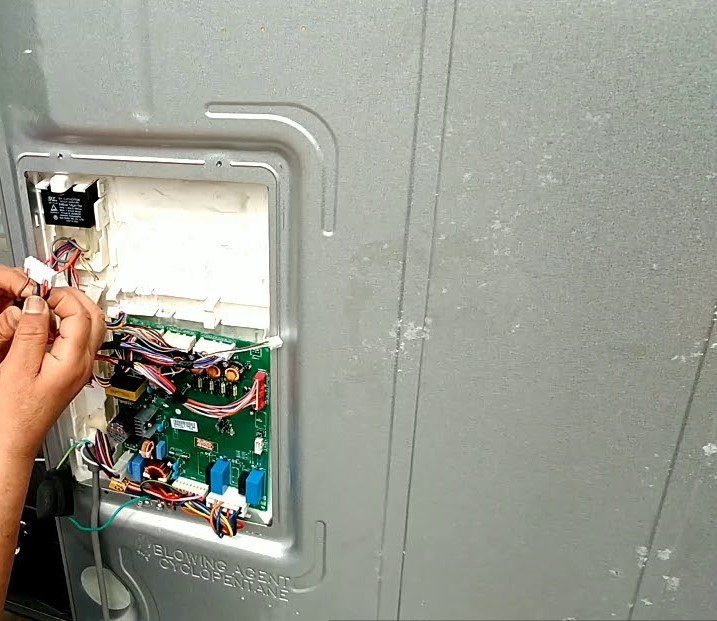 إصلاح لوحة التحكم الإلكترونية